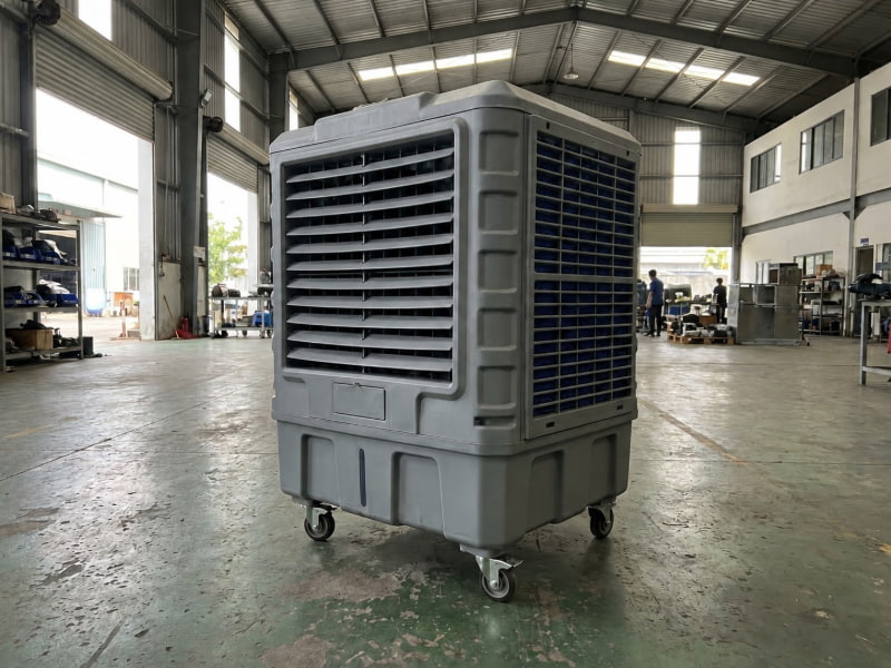 Kích thước thực tế của quạt hơi nước công nghiệp công suất lớn dùng cho nhà xưởng diện tích rộng.